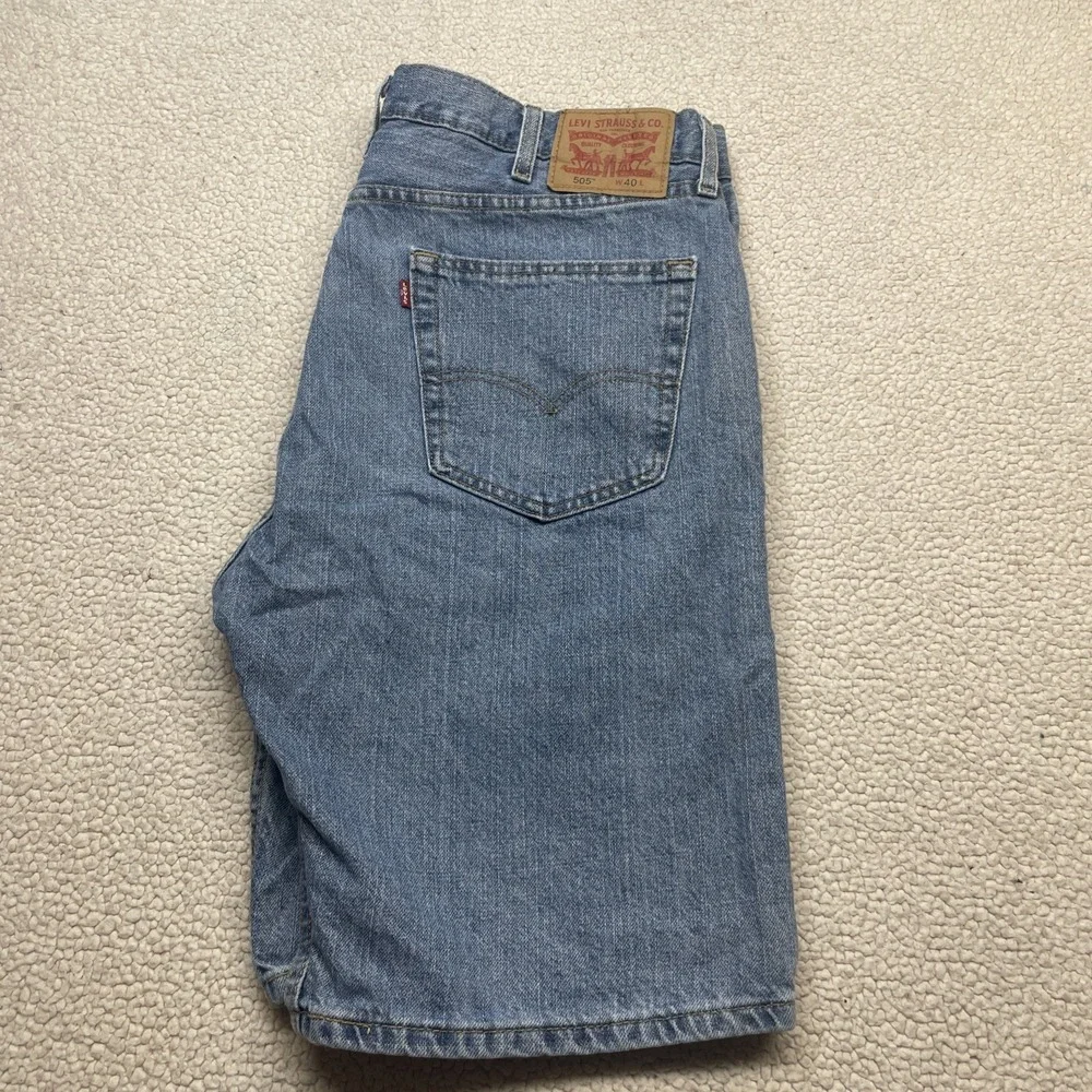 Levi's Denim Shorts Mens 40 Blue 505 Regular Fit Medium Wash 34505-2110 Cut Offs